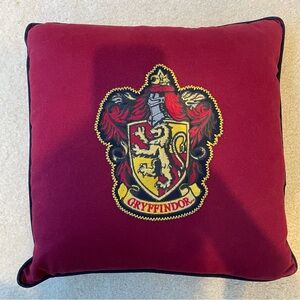 Pottery Barn Teen (PBteen) "Harry Potter" Gryffindor Crest Red Accent Pillow